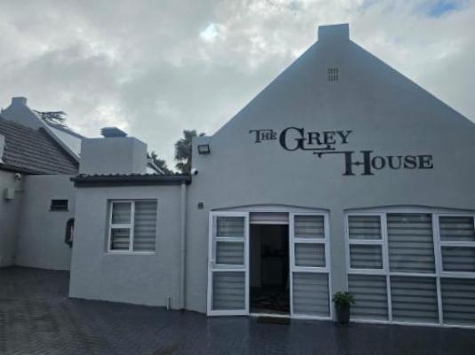Grey House - Facade or entrance