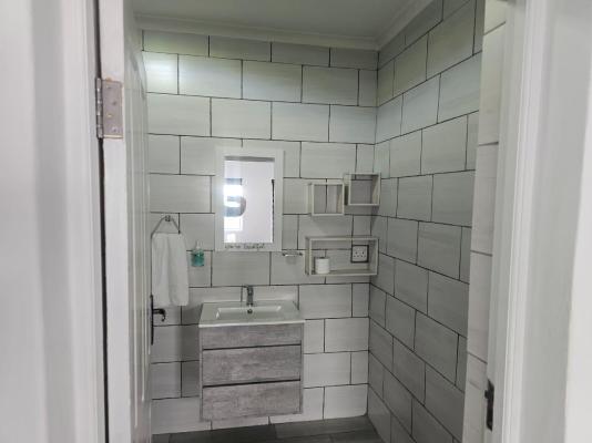 Grey House - 274001