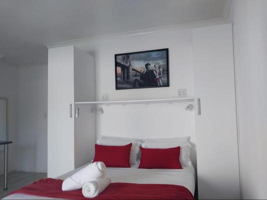 Room image 12