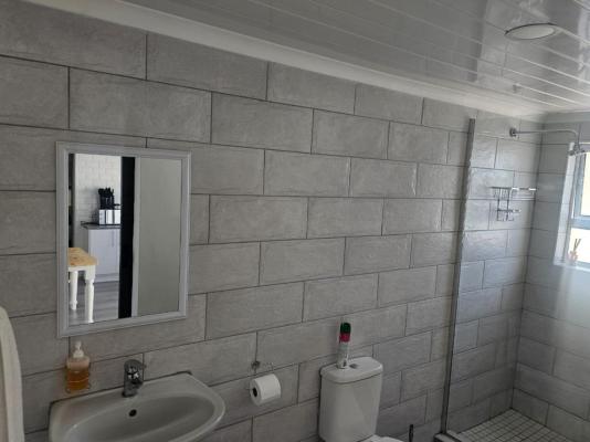 Room image 4