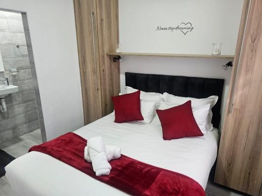 Grey House - 274051