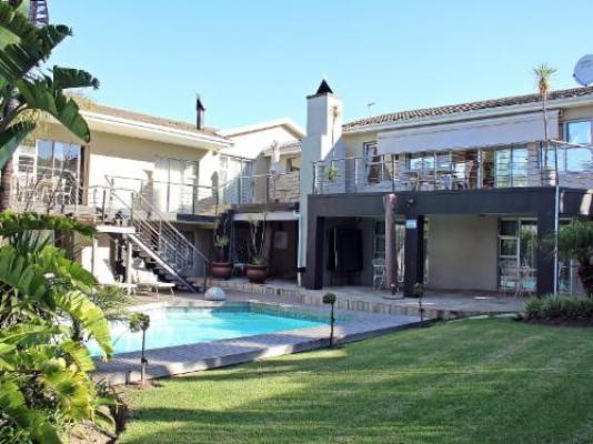 Eversview Guesthouse - Pool view