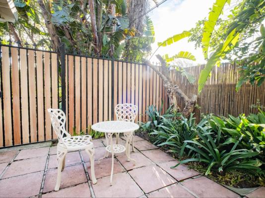 10 van der Westhuizen - 274151