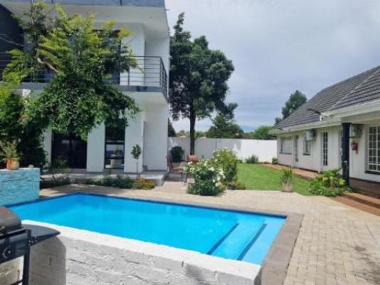 118 on Bayley and Bayley Boutique Guesthouse - Swimming pool