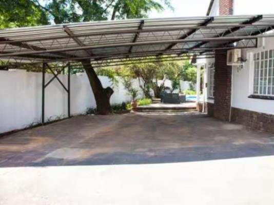 118 on Bayley and Bayley Boutique Guesthouse - Patio