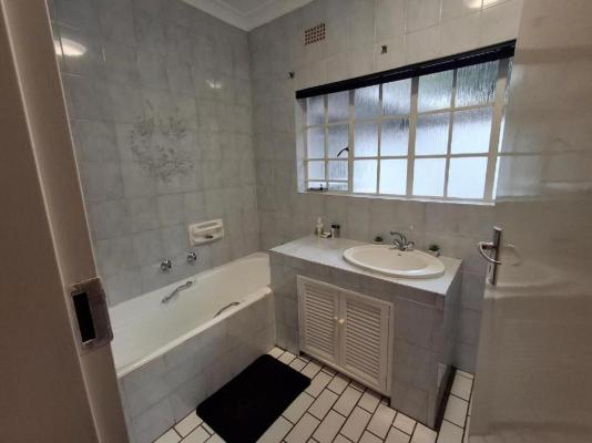 Room image 5