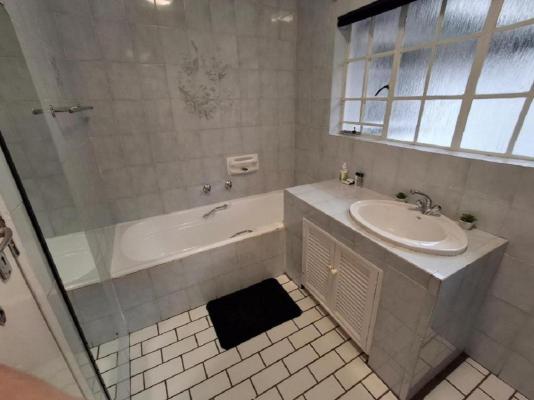 Room image 7