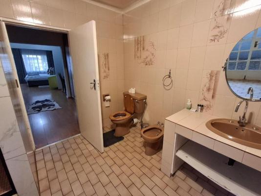 Room image 5