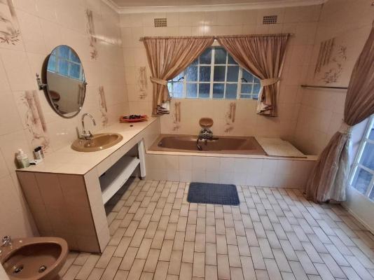 Room image 6