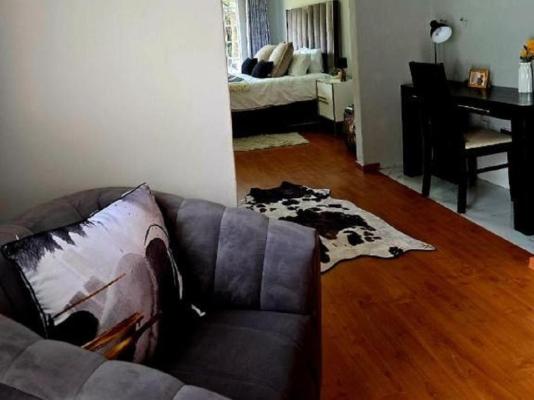 Room image 9