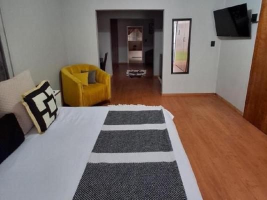 Room image 11
