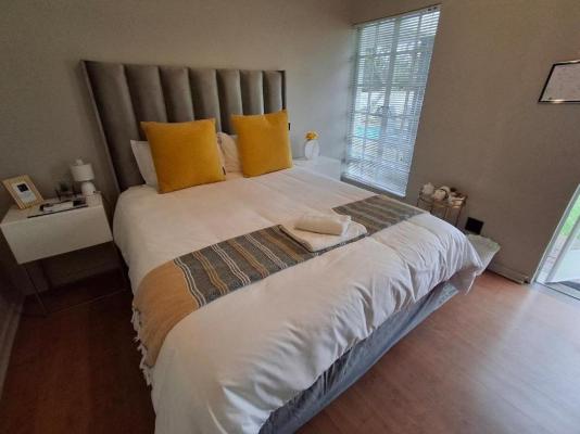 Room image 4