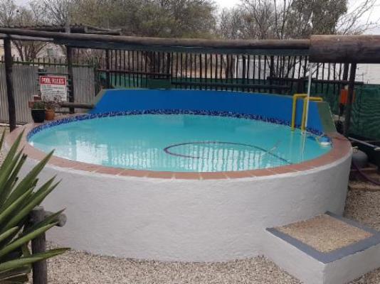 Aberdeen Self-Catering - Pool view