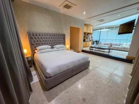 Room image 1