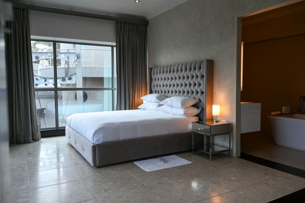 Room image 8