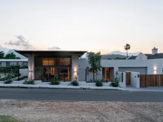 6 on Heide - Property / Building