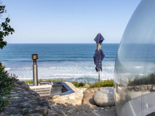 Premium Bubble Tent - Sea view