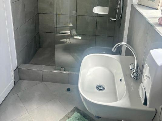Room image 18