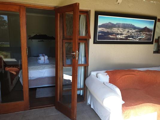 Dilisca Guesthouse - 275380