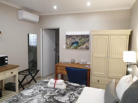 Room image 5