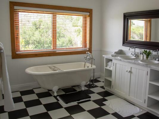 Room image 4