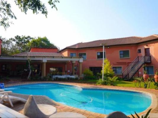 Mount Vista Guest House - Pool view