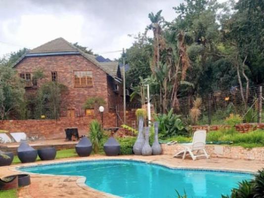 Mount Vista Guest House - Pool view