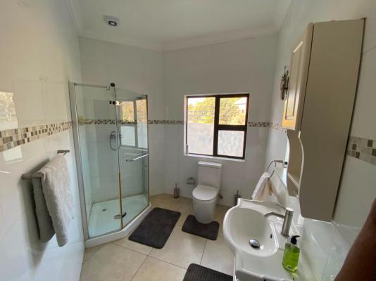 Room image 2