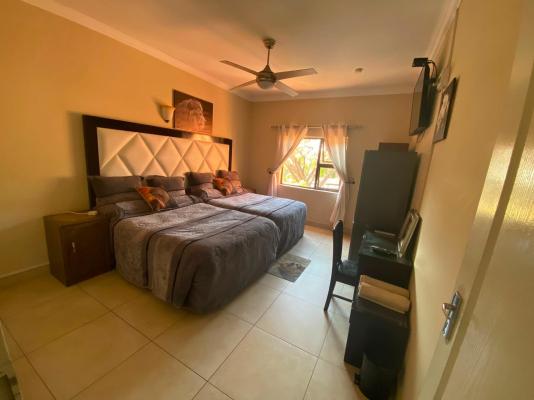 Room image 3