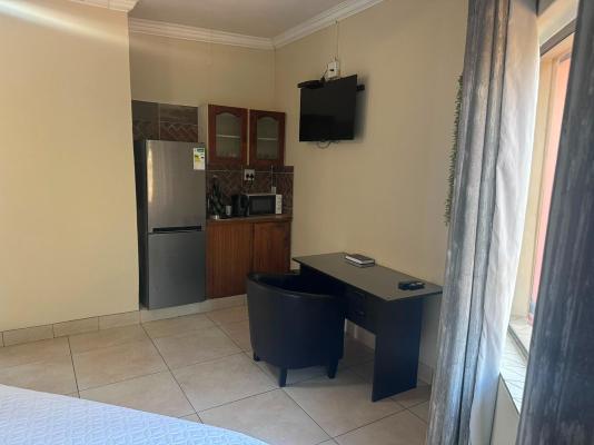 Room image 3
