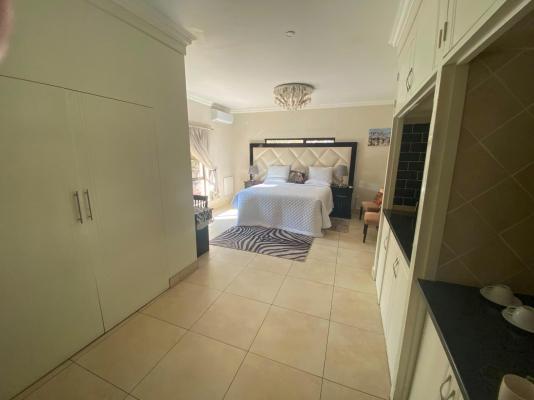 Room image 7