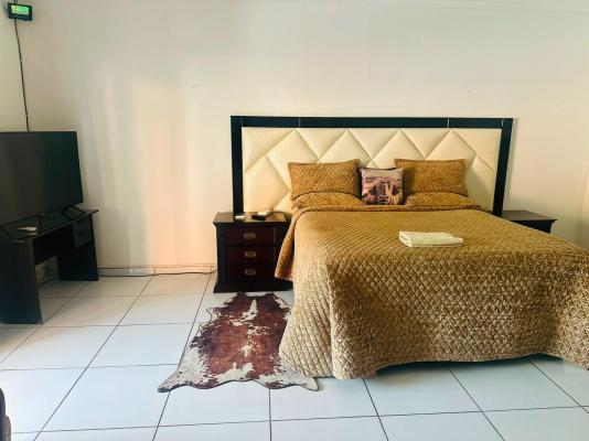 Room image 4