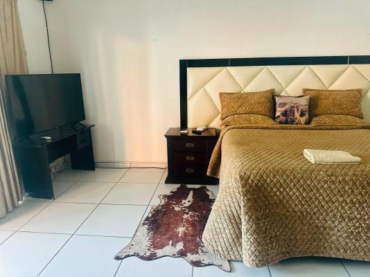 Room image 5