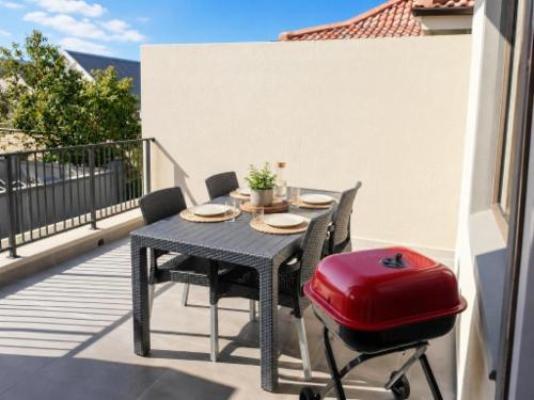 Booked in Time at Earls Court Corner - Patio