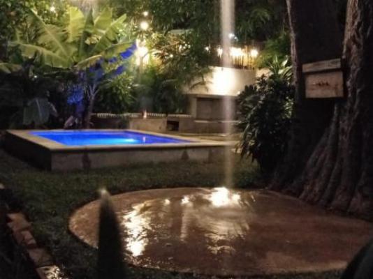CocoMo Boutique Coastal Garden Studio - Swimming pool