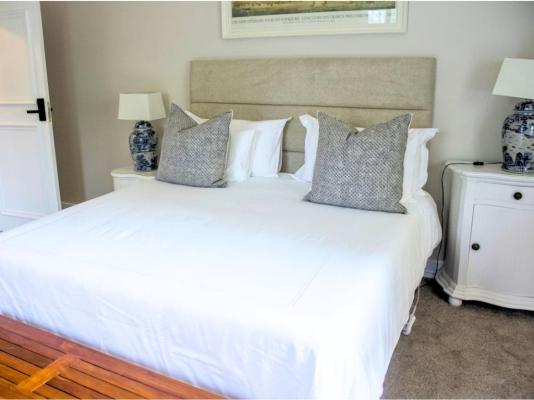 Pytchley House - 275846