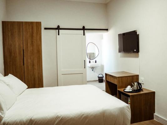 Room image 1