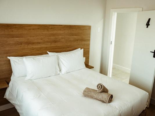Railway Hotel - 275894