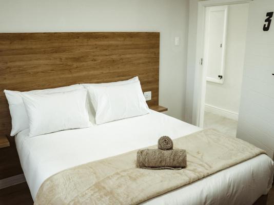 Railway Hotel - 275899