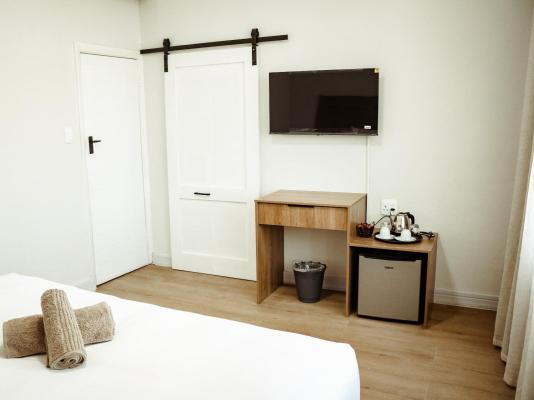 Room image 3