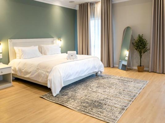 Beyond Wood Lodge - 275955