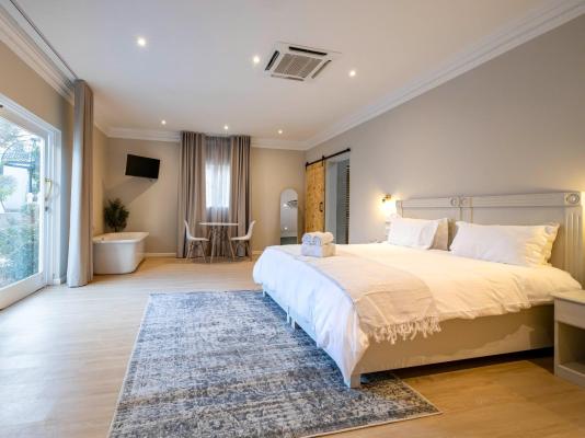 Beyond Wood Lodge - 275965