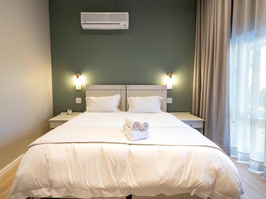 Beyond Wood Lodge - 275978