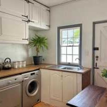 Little Tara Cottage - Breakfast area