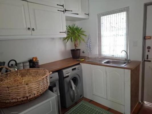 Little Tara Cottage - Breakfast area