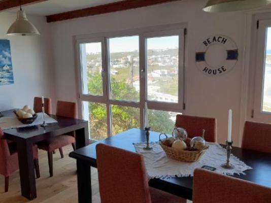 Swept Away Guesthouse - Dining area