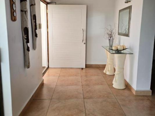 Swept Away Guesthouse - Facade or entrance