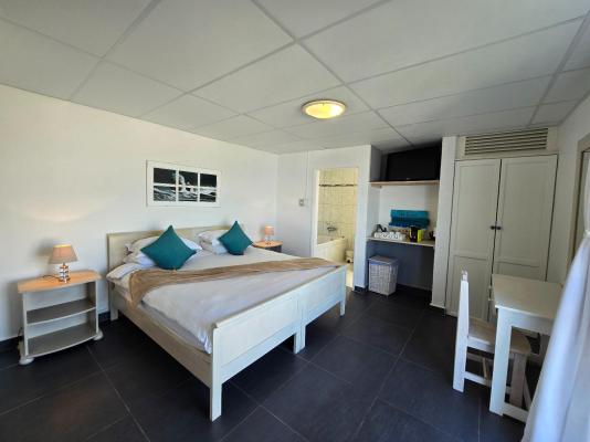 Swept Away Guesthouse - 276073