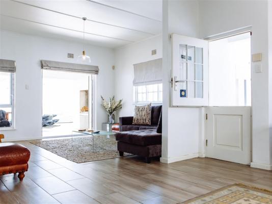 Room image 6