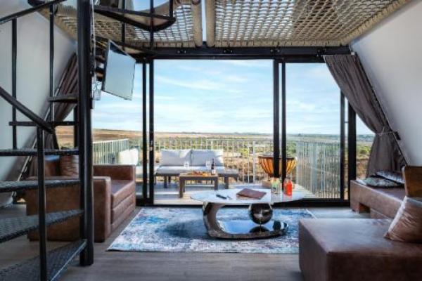 Peace Haven at Windfarm Accommodation - Living Room